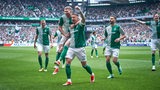 Marco Friedl jubelt mit seinen Mitspielern über ein Tor gegen Bochum