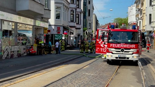 Ein großer Feuerwehreinsatz in der Brunnenstraße im Bremer Viertel.