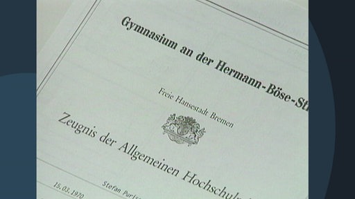 Ein Zeugnis der Allgemeinen Hochschulreife vom Gymnasium an der Hermann Böse Straße.