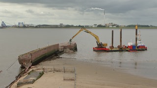 Abriss der Nordmole in Bremerhaven