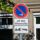 Ein Halteverbotsschild.