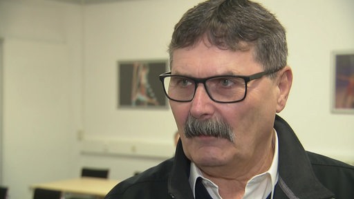 Ein Interview mit dem Eishockey-Manager Alfred Prey.