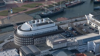 Ein Luftbild zeigt das Alfred-Wegener-Institut (AWI) für Polar- und Meeresforschung in Bremerhaven.