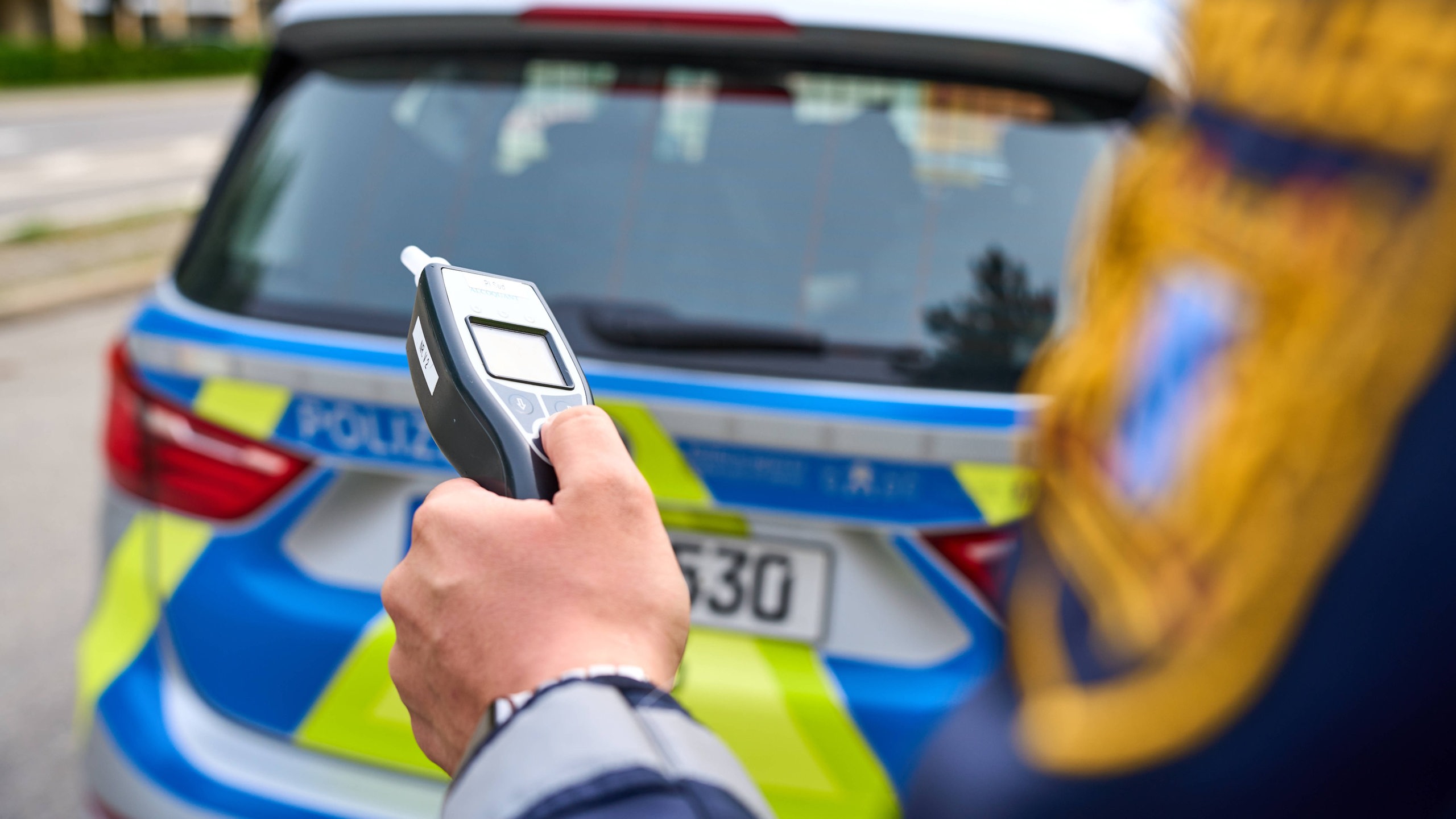 Polizei stoppt betrunkene Autofahrer zwischen Bremen und Hamburg ...
