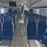 Ein neuer Fernverkehrszug wird bei der Firma Alstom in Salzgitter gebaut. Blick in den bestuhlten Innenraum.