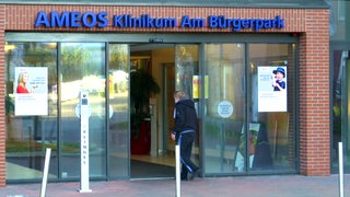 Der Eingang der Ameos Klinik in Bremerhaven.