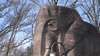 Der Elefant, ein Antikolonialdenkmal.