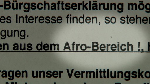 In einer Mietanzeige ist das Wort "Afro-Bereich" zu lesen.