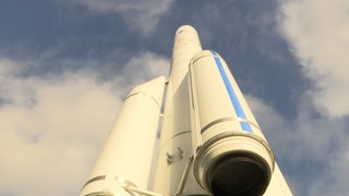 Ein Modell der Ariane Rakete in Bremen
