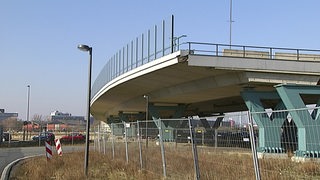 Unfertige Brücke der A 281 in der Neustadt