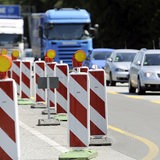 Autobahnbaustelle mit Stau