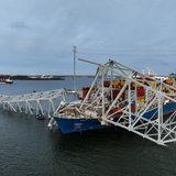 In Baltimore hat ein Schiff eine Brücke gerammt.