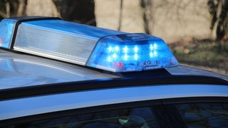 Blaulicht auf einem Polizeiwagen