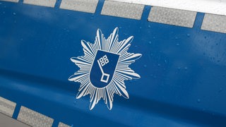 Wappen an einem Bremer Polizeifahrzeug.