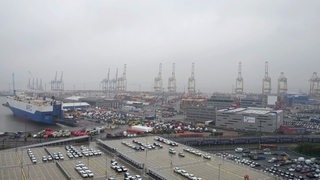 Luftbild vom BLG-Autoterminal in Bremerhaven.