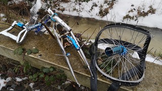 Total zerstörtes BMX-Rad