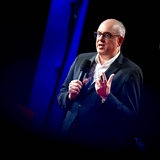 Andreas Bovenschulte (SPD) spricht in ein Mikrofon. 