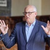 Bovenschulte hebt die Hände