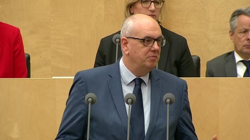 Andreas Bovenschulte während einer Rede im Bundesrat