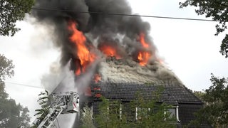 Dachstuhl in Brand in Breme-Horn-Lehe