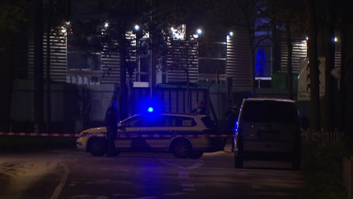 Die Polizei Bremen beim Brand auf der Hollerallee. 