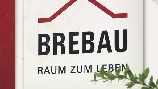 Das Logo der Brebau mit ihrem Slogan Raum zum Leben.