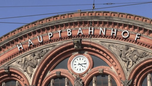 Frontalansicht auf den Bremer Hauptbahnhof