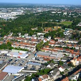 Blick aus der Vogelperspektive auf ein Mehrfamilienhaus-Wohngebiet an der Vohnenstraße im Bremer Ortsteil Huckelriede.