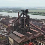 Ein Luftbild des Geländes und der Gebäude des Bremer Stahlwerks.