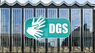 Fassade der Bremer Bürgerschaft mit dem DGS-Logo davor (Montage)