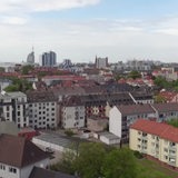 Ein Blick auf Bremerhaven, am Horizont sind die Havenwelten zu sehen
