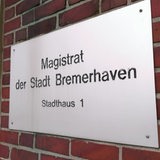 Der Schild vom Magistrat der Stadt Bremerhaven.