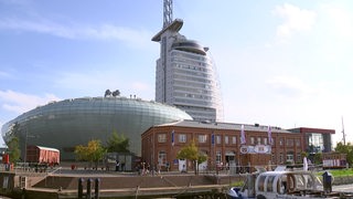 Das Sailcityhotel in Bremerhaven von außen.