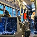 Fahrgäste in einem Bus der BSAG in Bremen