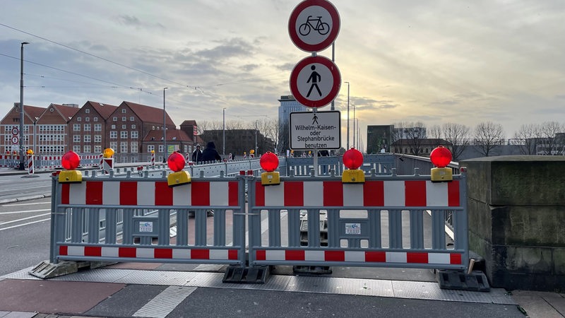  Sperrung der Fuß- und Radwege auf der Bürgermeister-Smidt-Brücke