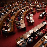 Abgeordnete sitzen in der Bremischen Bürgerschaft