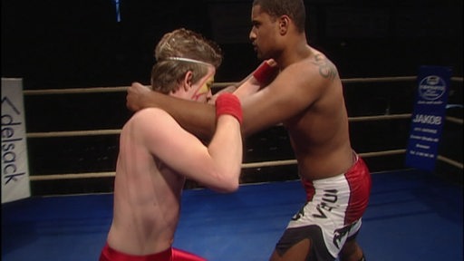 Niko Schleicher kämpft mit Terry im Ring