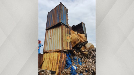 Nach der Explosion im Beiruter Hafen kümmern sich Bremer Experten um die Bergung gefährlicher Abfälle