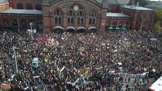 Großdemonstration Fridays for Future am Bremer Hauptbahnhof