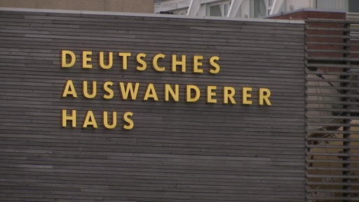 Gebäude mit der Aufschrift "Deutsches Auswandererhaus".