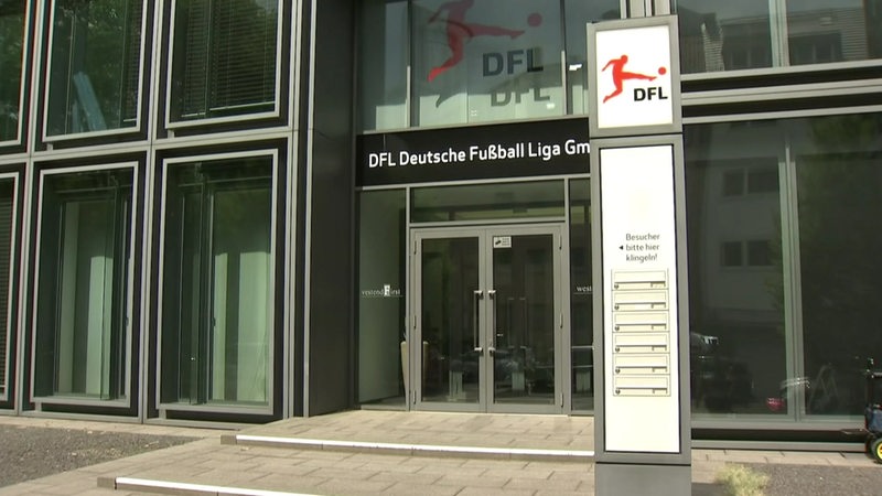 Das DFL Deutsche Fußball Liga GmbH Gebäude von draußen. 