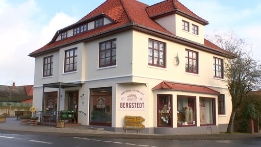 Der Dorfladen Bergstedt in Otterstedt von draußen. 