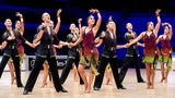 Pose der englischen Lateinformation Latin A mit ihrer Choreografie "Boogie Wonderland".