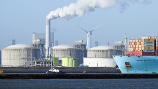 Ein LNG-Terminal im Hafen von Rotterdam.