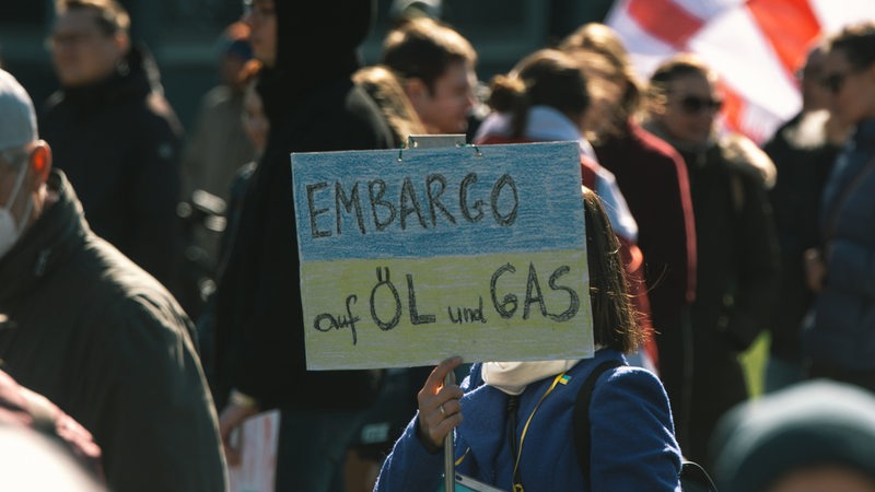 Protest für ein Gas- und Öl-Embargo in Düsseldorf.