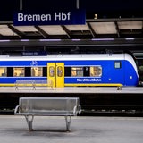 Ein Zug der Nordwestbahn steht im Bremer Hauptbahnhof.