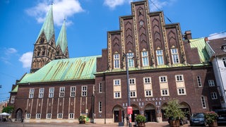 Blick auf das Konzerthaus "Die Glocke" an der Bremer Domsheide.