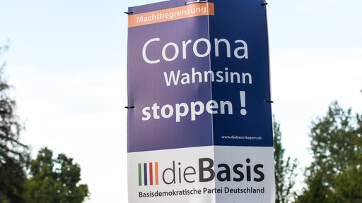 Wahlplakat der Partei "die Basis" im September 2021. "Corona Wahnsinn stoppen!"