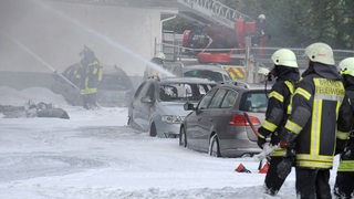 Löscharbeiten der Feuerwehr Bremen an der Absturzstelle
