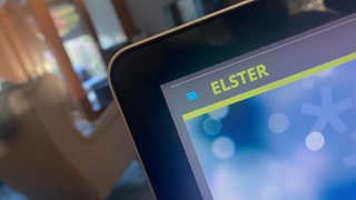 Startseite von Elster.de auf einem Monitor